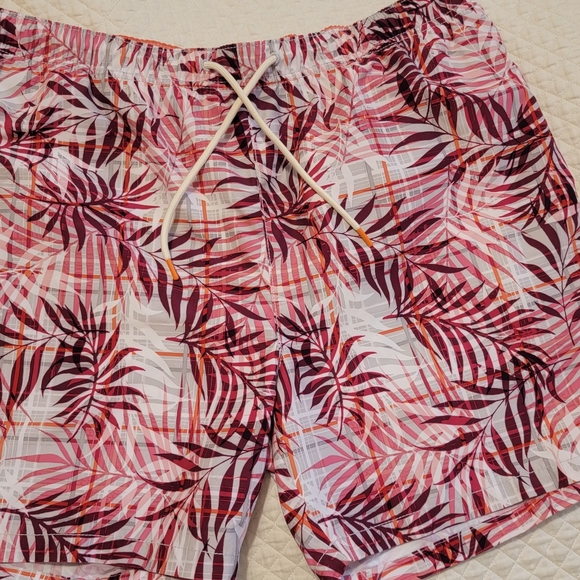 Tommy Bahama swim shorts - Picture 3 of 3
